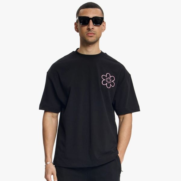 Croyez Contour De La Fleur T-shirt Zwart