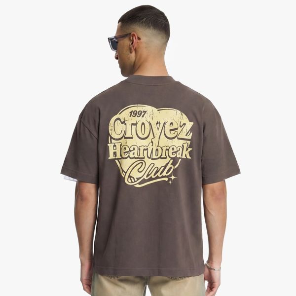 Croyez Heartbreak Club T-shirt Bruin