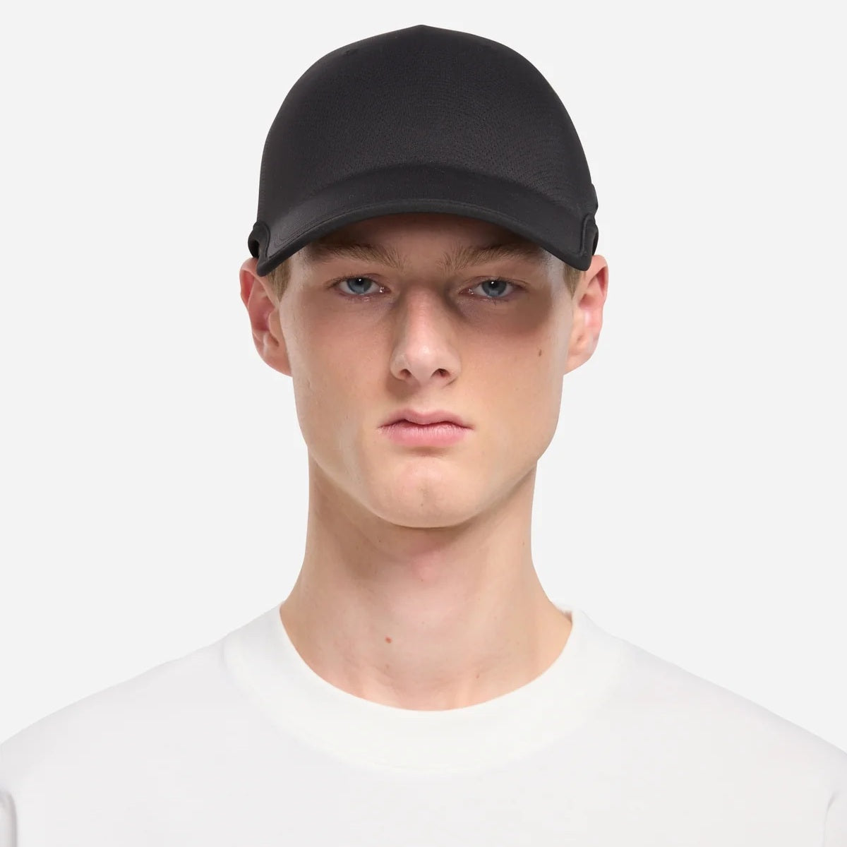 Flâneur Badge Seamless Cap Zwart