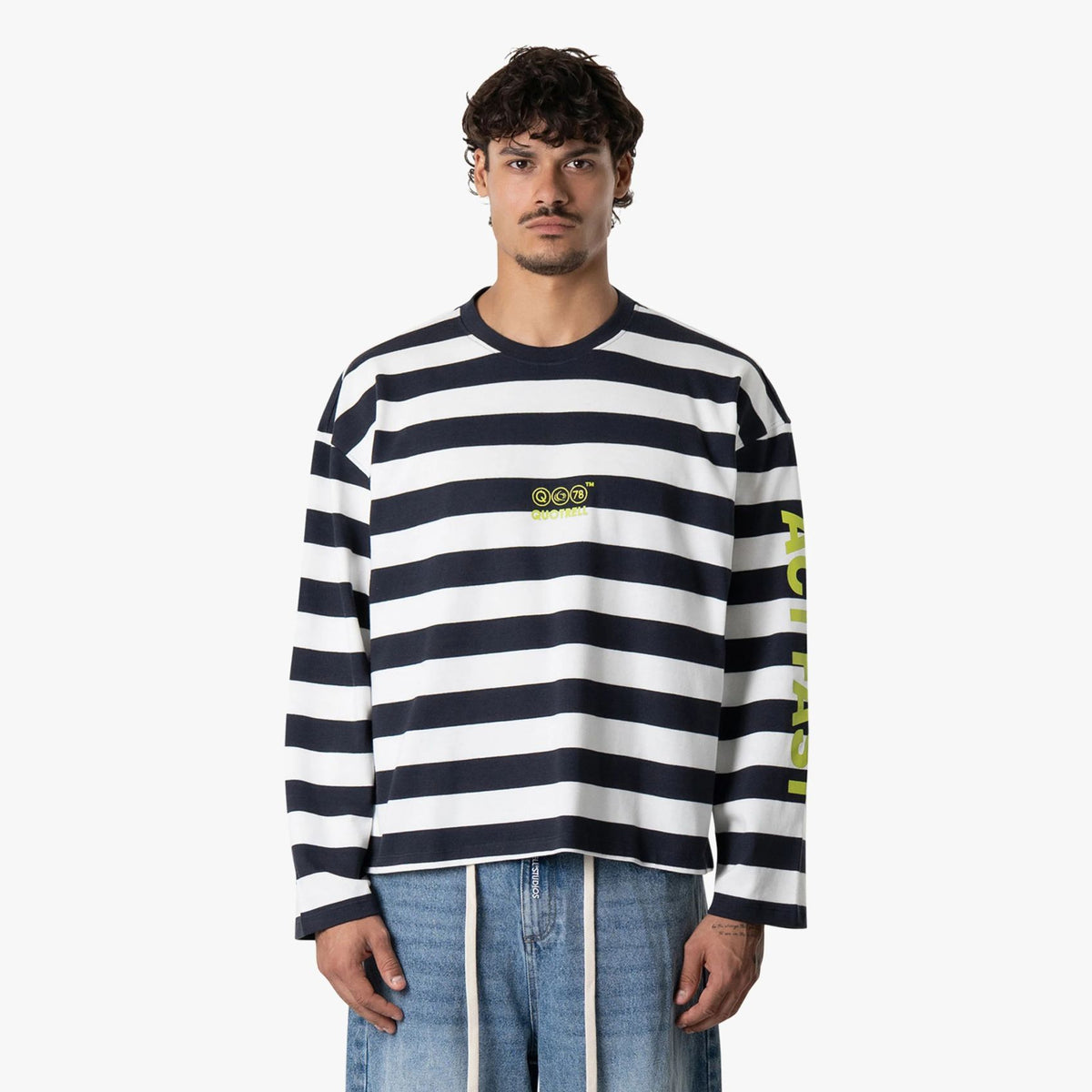 Quotrell Moving Longsleeve T-shirt Wit/Navy