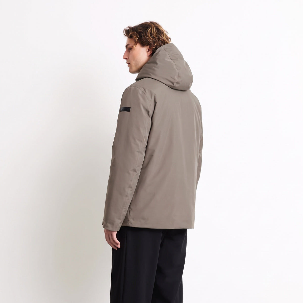 Roberto Ricci Designs Sing Floating Storm Jack Beige