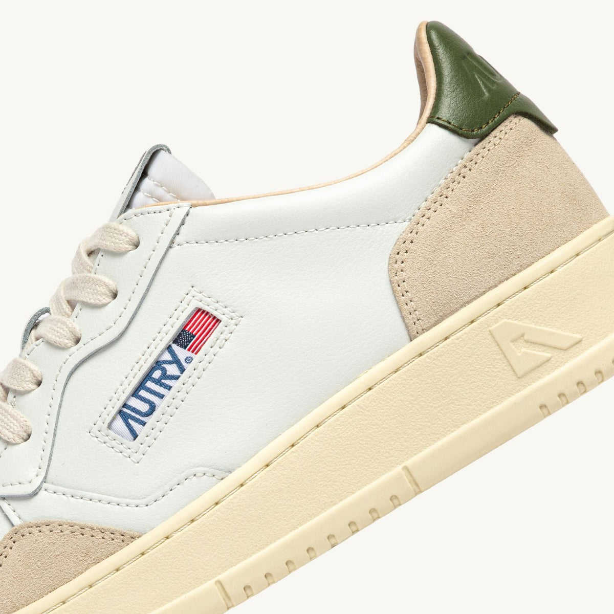 Autry Medalist Low Sneaker Wit/Beige/Donker Groen