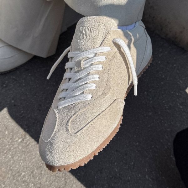 Axel Arigato Daze Runner Sneaker Beige