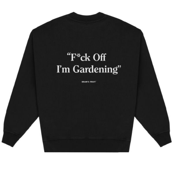 Bram’s Fruit Gardening Sweater Zwart