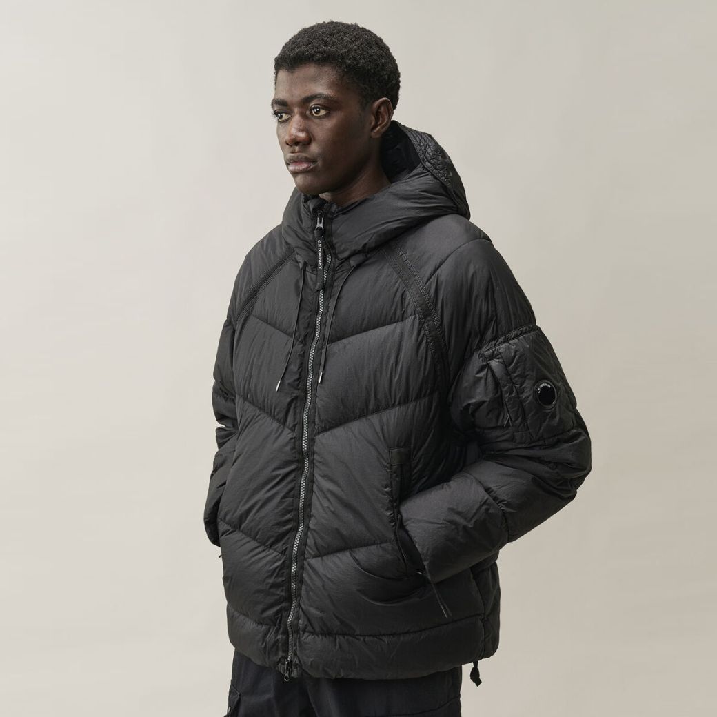 CP Company Down Shield Lens Hooded Puffer Zwart