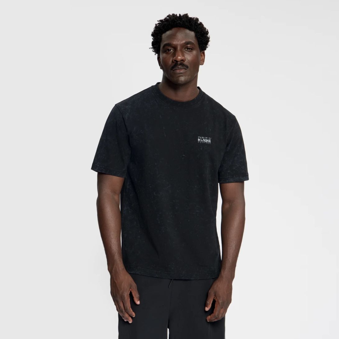 Daily Paper Textured Metallic Shield T-shirt Zwart