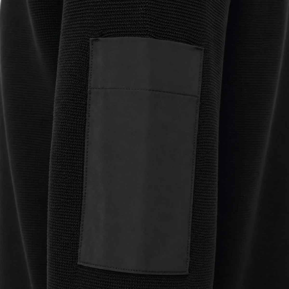 Genti Round Pocket Sweater Zwart