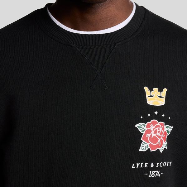 Lyle & Scott Rose and Crown Sweater Zwart
