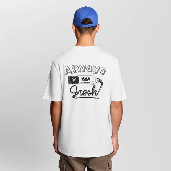 Lyle & Scott Toothpaste Graphic T-shirt Wit