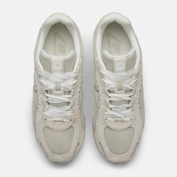 New Balance 204L Sneaker Off White
