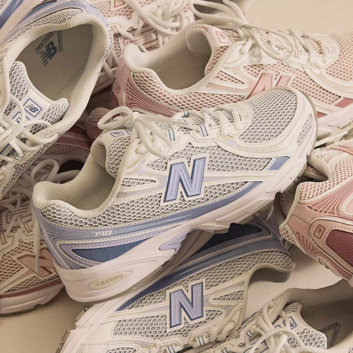 New Balance 740 Sneaker Wit/Licht Blauw