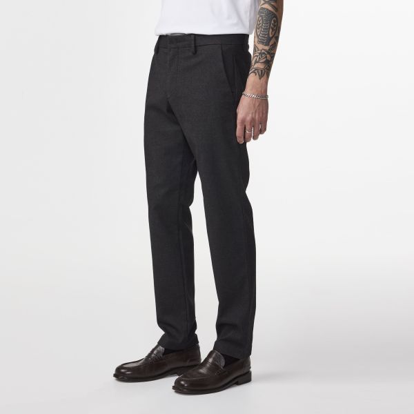NN.07 Theo Slim Chino Zwart