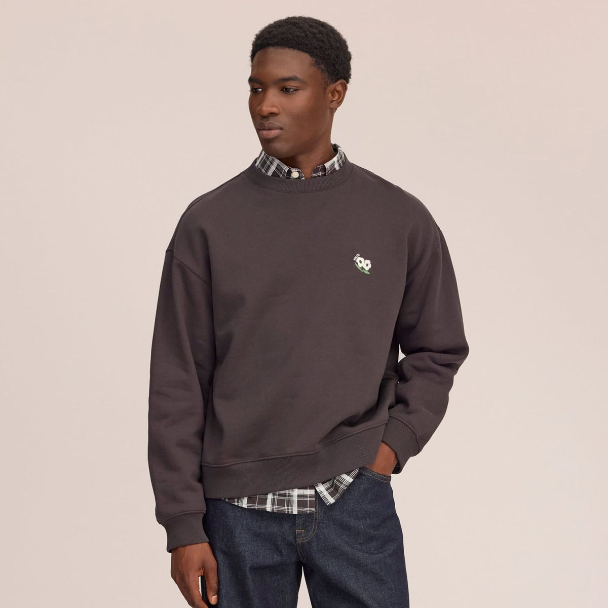 NN.07 David EMB Sweater Bruin