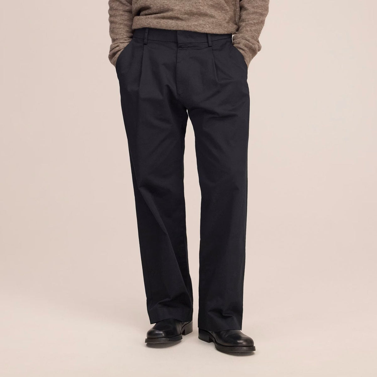 NN.07 Kay Pleated Tailored Relaxed Fit Broek Zwart