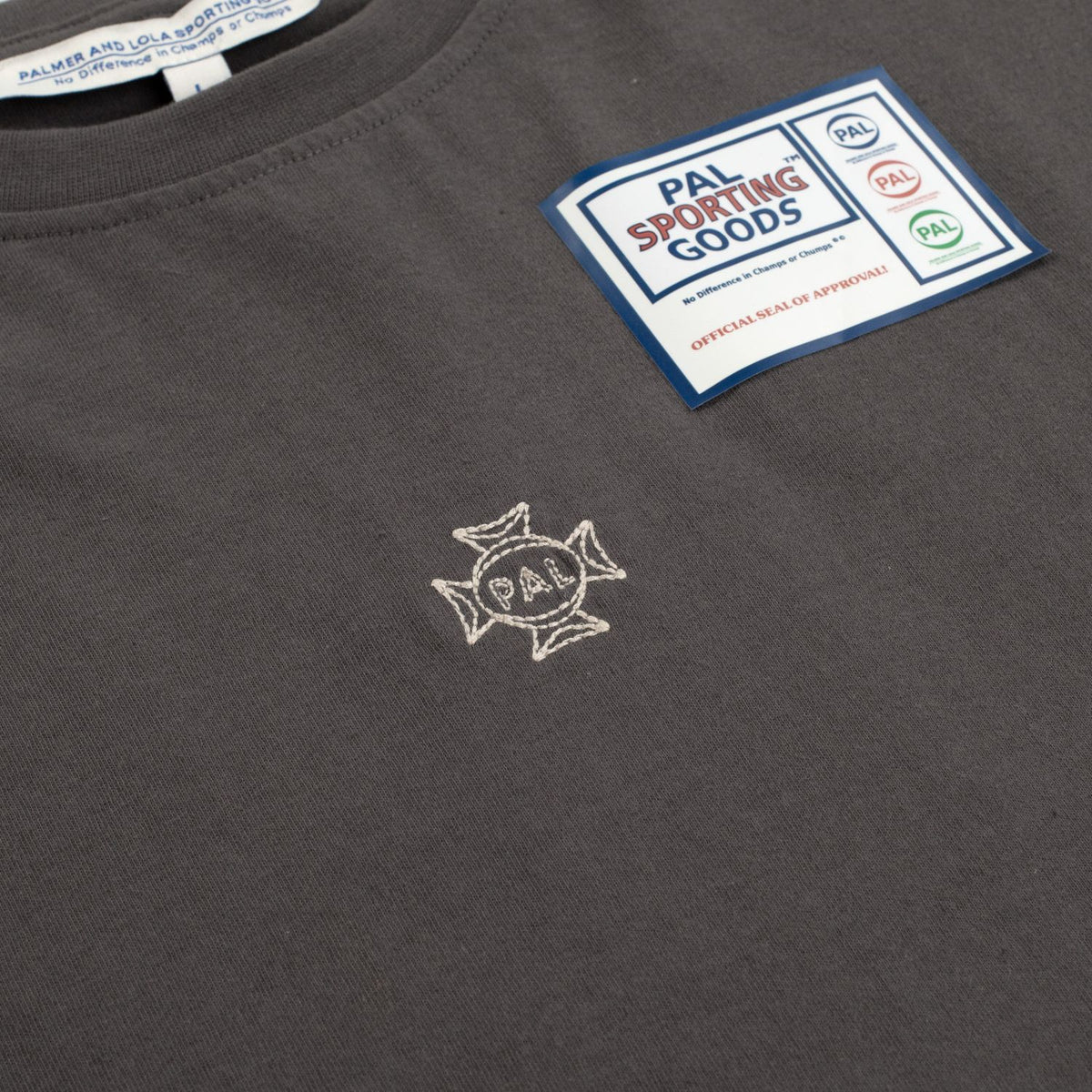 PAL Sporting Goods Western Hospitality T-shirt Bruin
