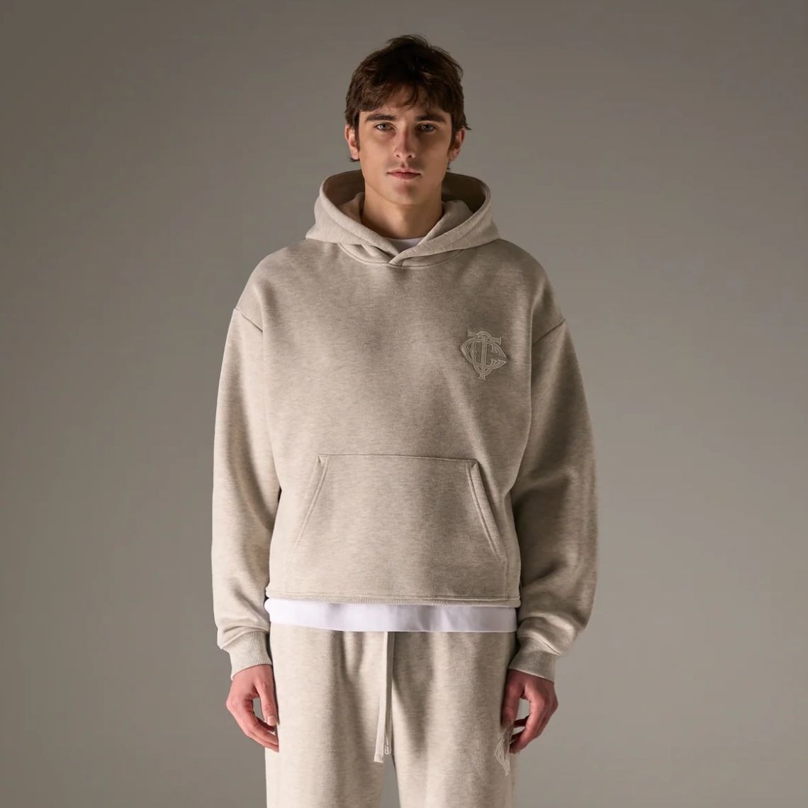 The Couture Club Heavyweight Monogram Applique Emblem Hoodie Grijs