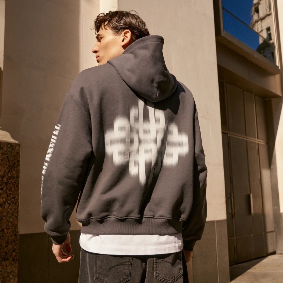 The Couture Club Motion Blurred Emblem Hoodie Antraciet