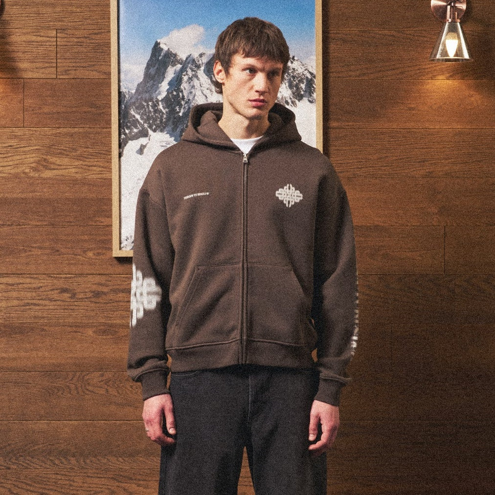 The Couture Club Motion Blurred Emblem Vest Bruin