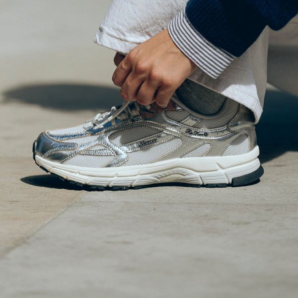 The Mercer Brand The Re-Run Pine Metallic Sneaker Zilver
