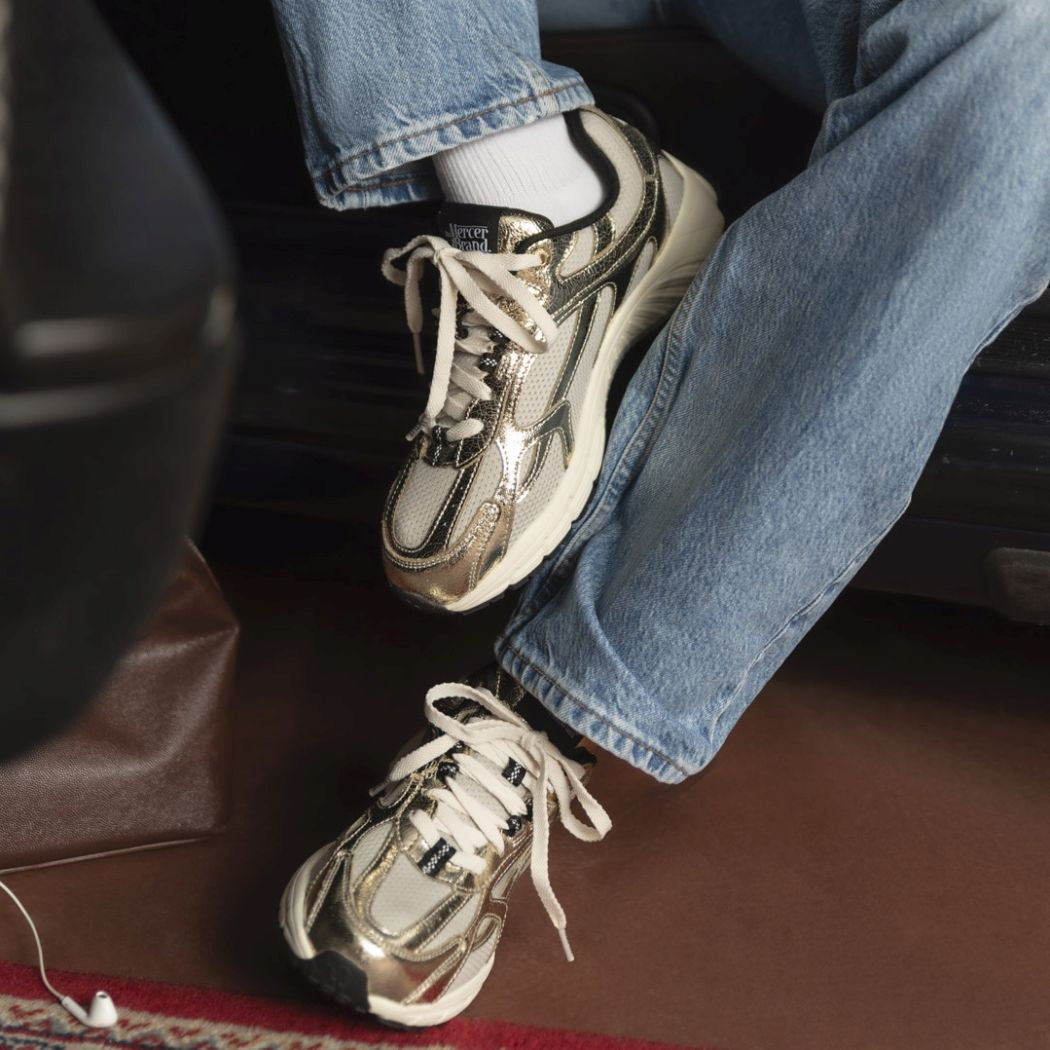 The Mercer Brand The Re-Run Cracked Sneaker Goud