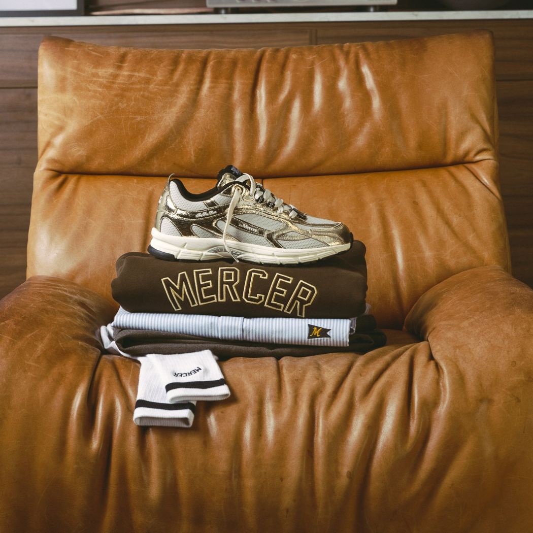 The Mercer Brand The Re-Run Cracked Sneaker Goud