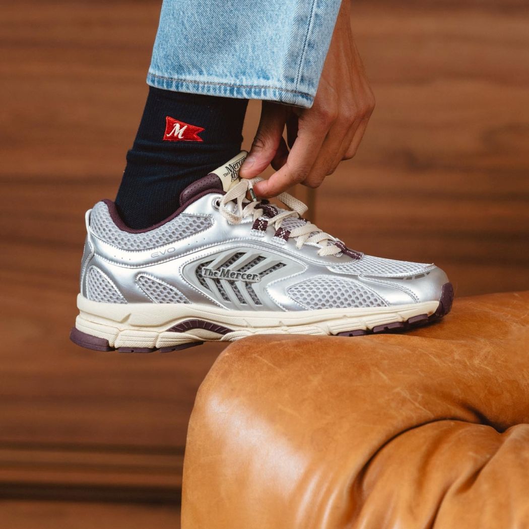 The Mercer Brand The Re-Run EVO Silver Sneaker Zilver/Rood