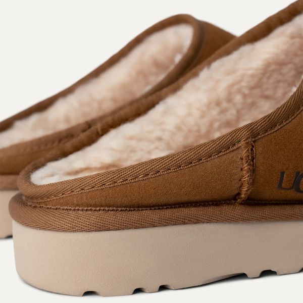 UGG Classic Slip-On Pantoffel Bruin