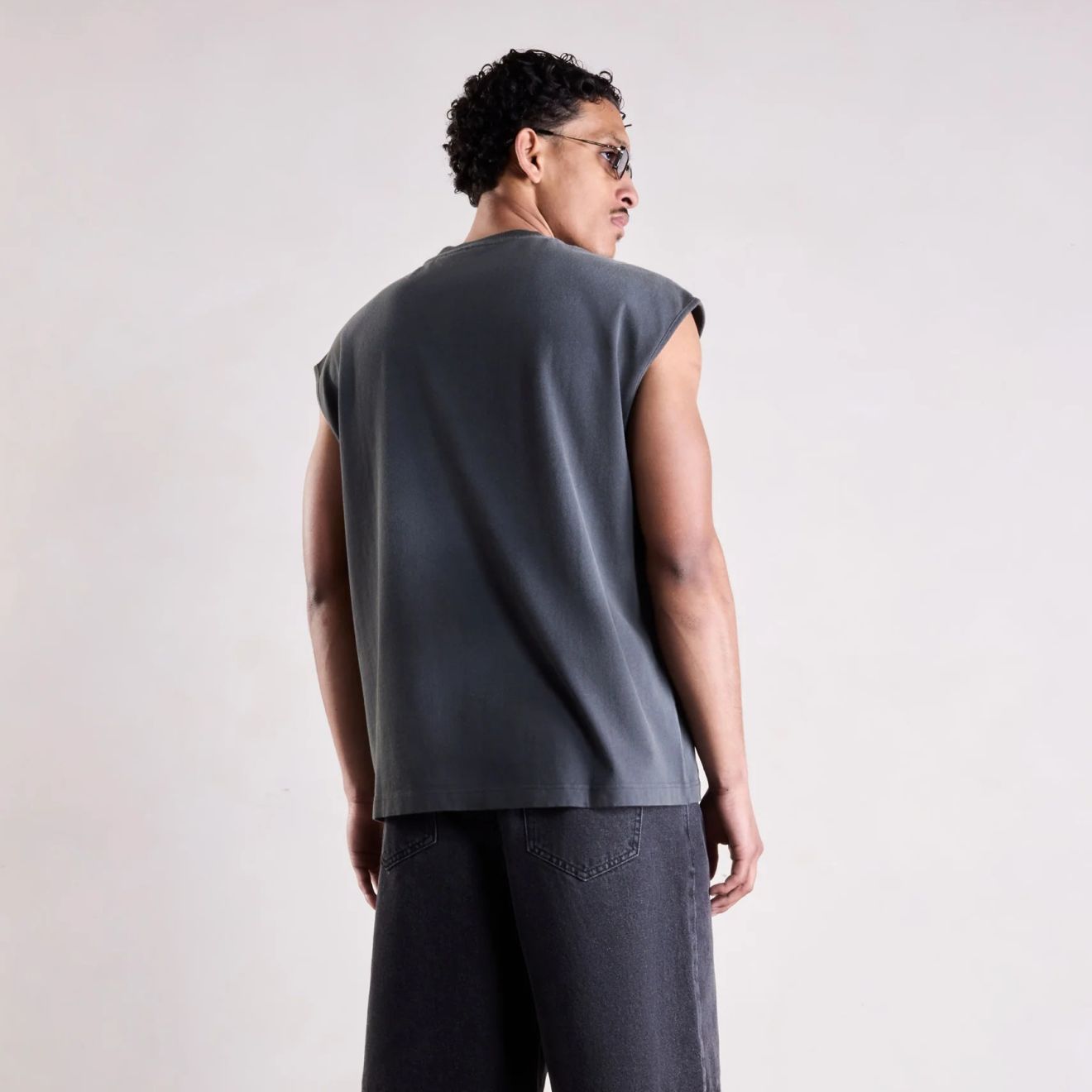 Saint Blanc Euro Luxury Sleeveless Top Zwart